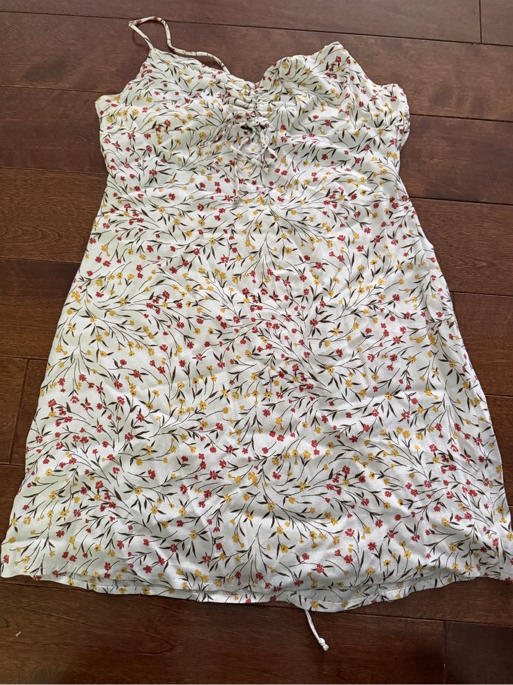Sky to Moon White Floral Spaghetti Strap Sundresses Size Medium LIKE NEW